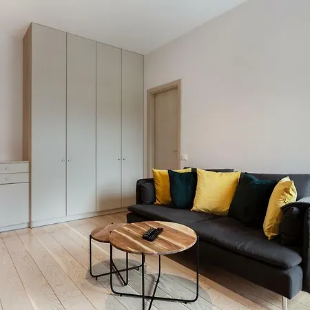 Bright And Modern Central Апартаменты